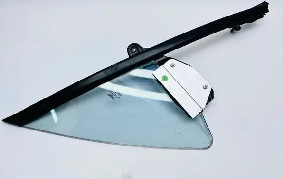 Bentley Continental Front vent window/glass (coupe) 3W0837411F
