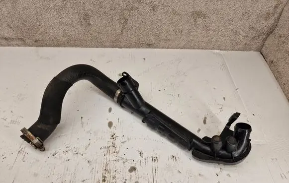 Engine coolant pipe/hose