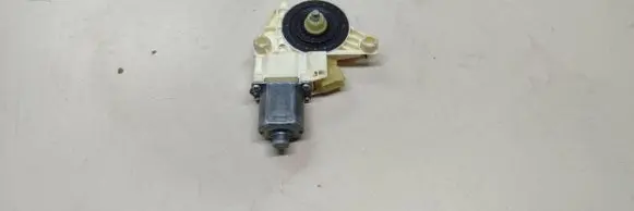 Mercedes-Benz C W204 Front door window regulator motor A2048200242 971132100