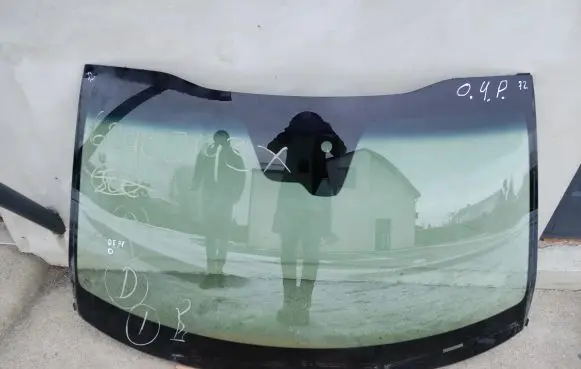 KIA Optima Front windscreen/windshield window 43R000380