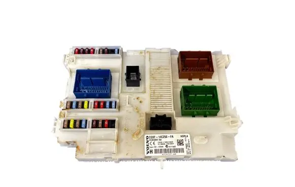 Volvo V70 Fuse module CG9T14C256FA 31343337AA 3659AF01125TP