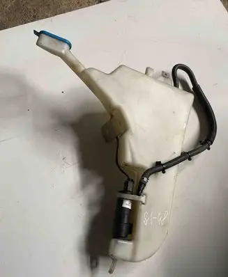 Windshield washer fluid reservoir/tank