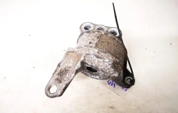 Opel Zafira A Engine mount bracket 90575772yl 90575779ym