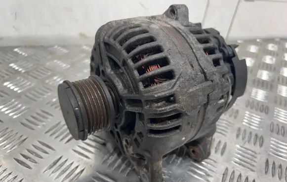 Nissan Qashqai Generator/alternator 0124525140