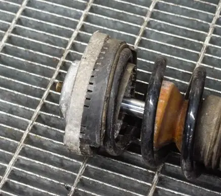 BMW 5 F10 F11 Front shock absorber/damper 6795083