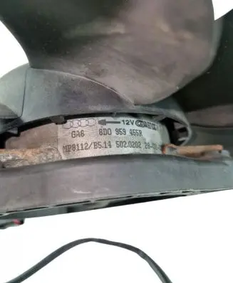 Skoda Superb B5 (3U) Radiator cooling fan shroud 8D0959455R