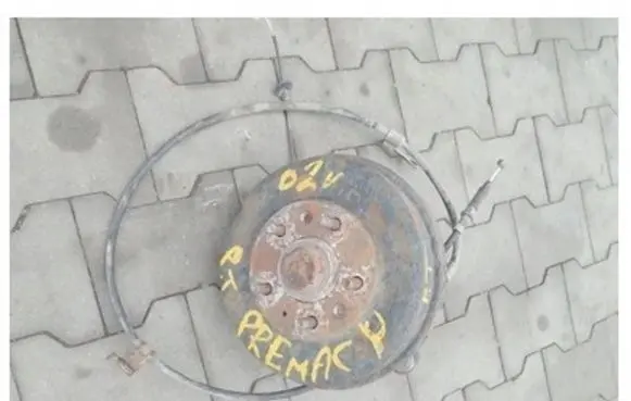 Mazda Premacy Rear wheel hub