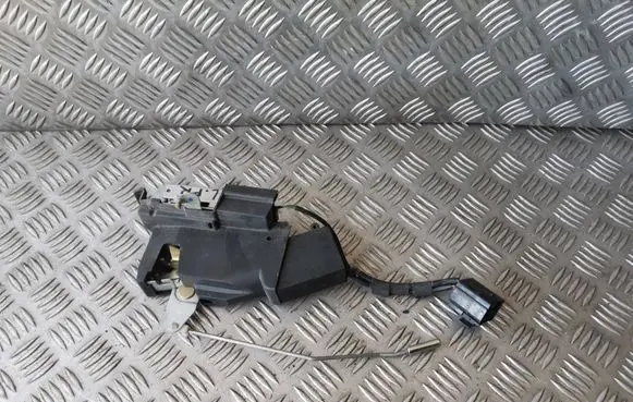 Jaguar XJ X308 Front door lock GNA1081CF F00P2E0153