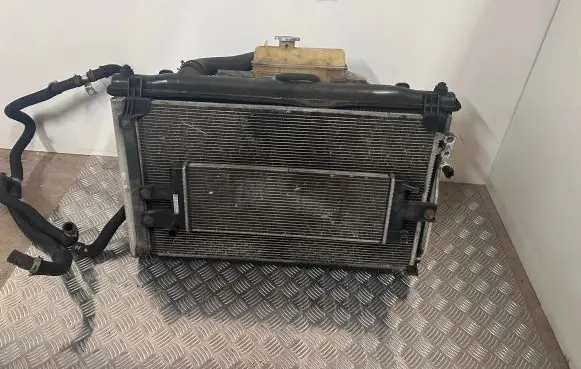 Infiniti Q50 Radiator set 