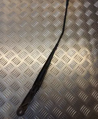 Front wiper blade arm