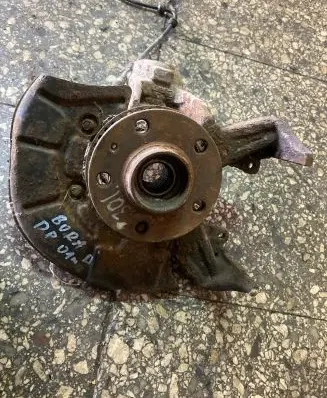 Volkswagen Bora Front wheel hub