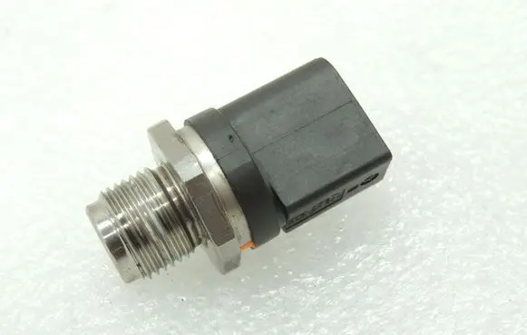 BMW 3 F30 F35 F31 Fuel pressure sensor 13538577623 8577623