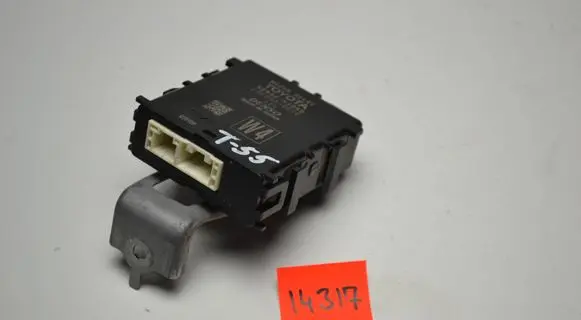 Toyota RAV 4 (XA50) Window wiper relay 8594042040 2360000030