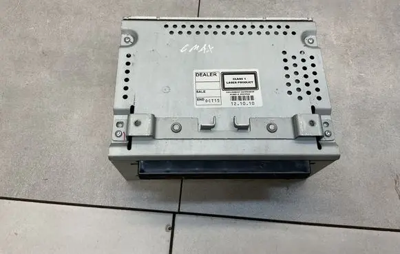 Radio/CD/DVD/GPS head unit