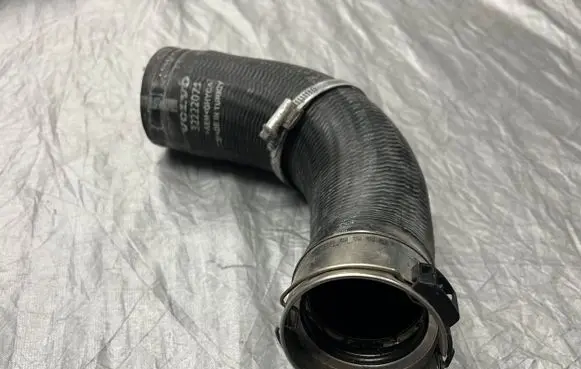 Volvo S60 Intercooler hose/pipe 32222071
