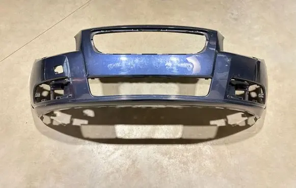 Volvo V70 Front bumper 30678623