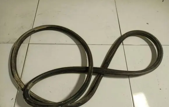Volkswagen PASSAT B5 Rubber seal front coupe door 