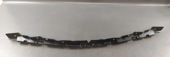 Rear bumper mounting bracket