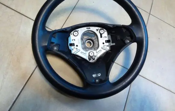 BMW 3 E90 E91 Steering wheel 3051626 NE69686