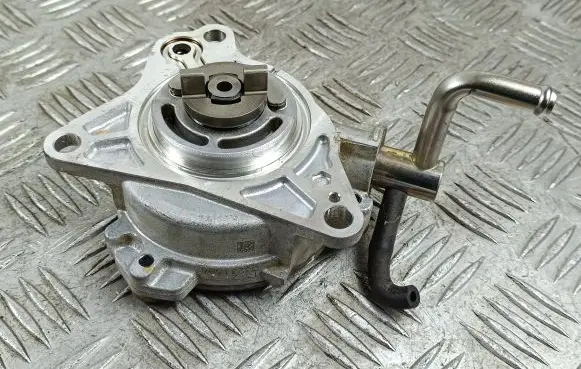 Suzuki SX4 S-Cross Vacuum pump