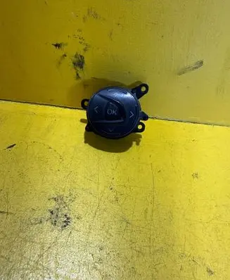 Ford Focus Steering wheel buttons/switches am5t14k147aa