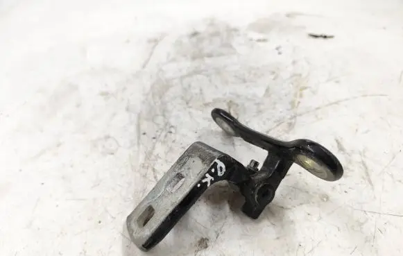Opel Vectra C Front door upper hinge