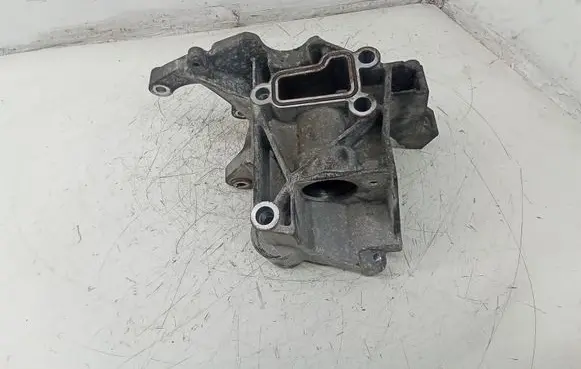 Audi Q7 4L Power steering pump mounting bracket 059145169AA