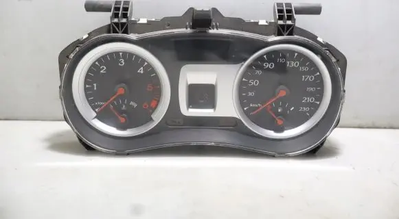 Renault Clio III Clock 