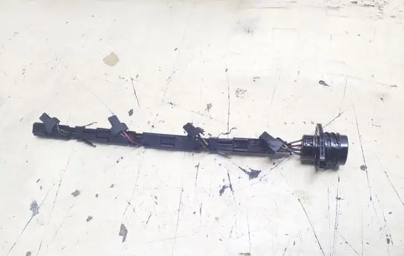 Skoda Octavia Mk2 (1Z) Fuel injector wires 038971803