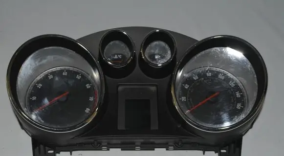 Opel Insignia A Speedometer (instrument cluster) 12844137