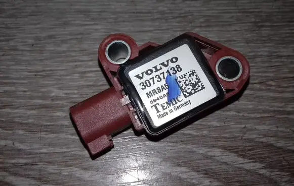 Volvo V50 Airbag deployment crash/impact sensor 30737138