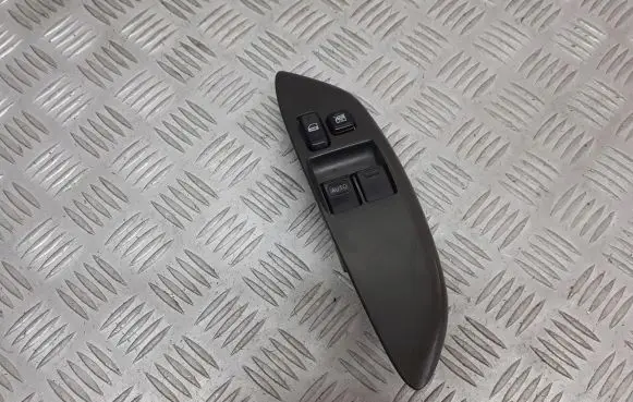 Toyota Yaris Electric window control switch