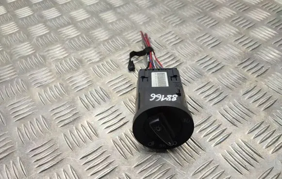 Skoda Fabia Mk2 (5J) Light switch 3B0941531B