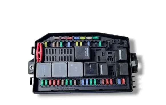 Jaguar X-Type Fuse module 518812300 4X43-14A073-BF