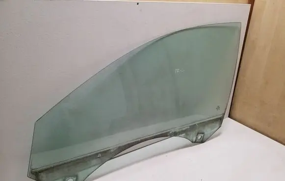 Audi A6 S6 C6 4F Front door window glass four-door 