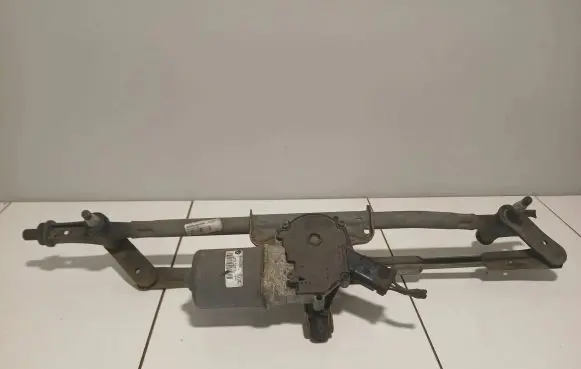 Chrysler Grand Voyager V Front wiper linkage and motor 05113043AA 95779G