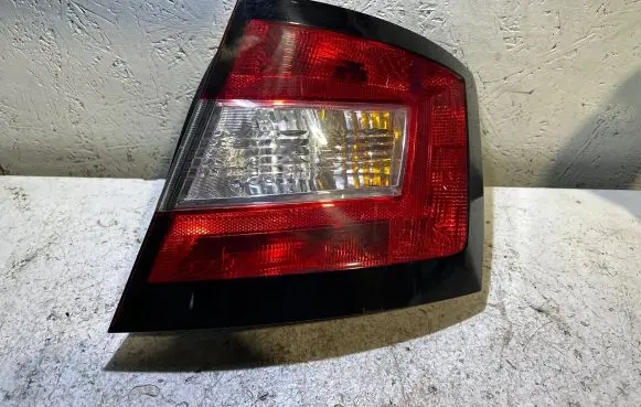Skoda Fabia Mk3 (NJ) Rear/tail lights 6V6945096