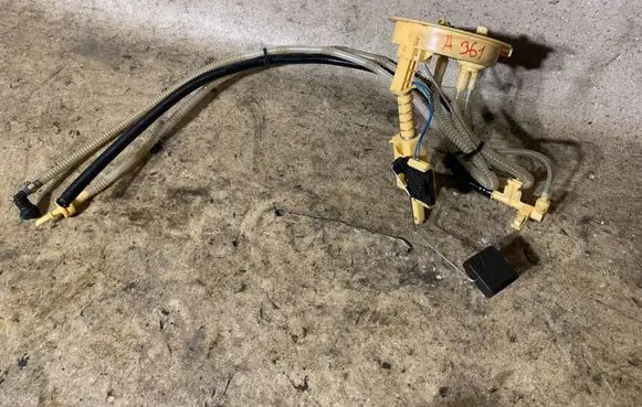 BMW 1 E82 E88 Fuel level sensor 7190944