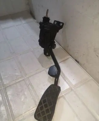 Audi A4 S4 B7 8E 8H Accelerator throttle pedal 6PV00802634 8E2721523E