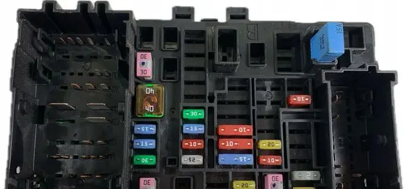 Cadillac Escalade IV Fuse box set 23200661