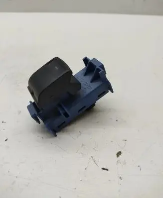 Toyota Avensis T270 Electric window control switch 8481005070