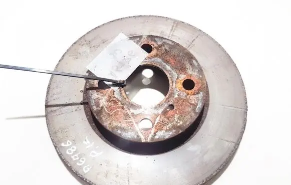 Toyota Yaris Front brake disc ventiliuojamas