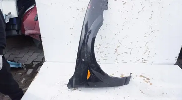 Ford Mondeo Mk III Fender