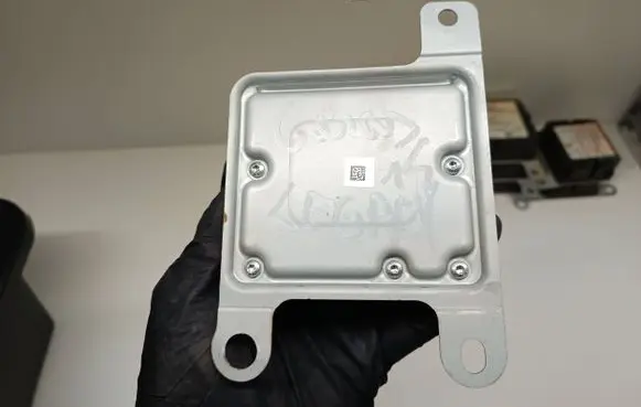 Subaru Legacy Airbag control unit/module 98221AL00A 0285011906