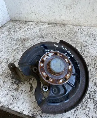 Volkswagen Touran II Rear wheel hub