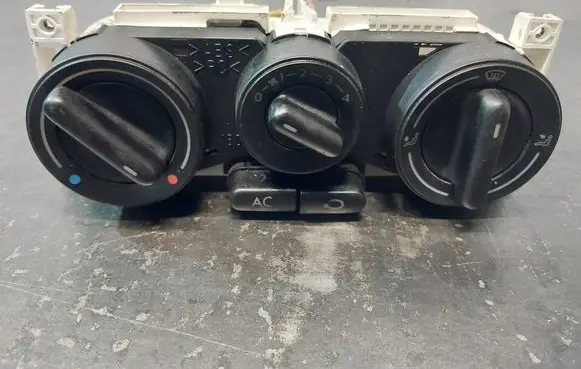 Volkswagen New Beetle Climate control/heater control trim 1C0820045E