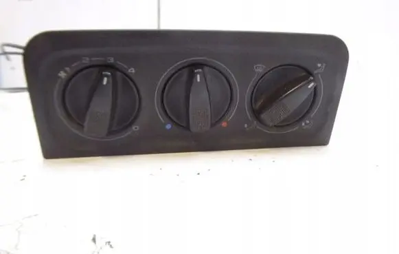 Volkswagen Golf III Climate control/heater control trim 