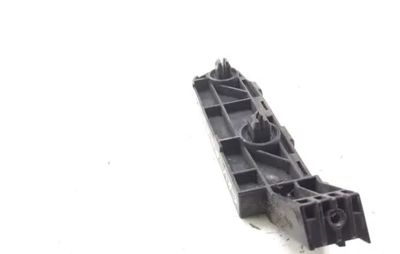 Front bumper mounting bracket