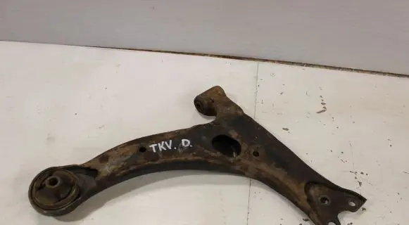 Toyota Corolla Verso AR10 Front lower control arm/wishbone 486550F010