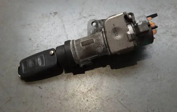Volkswagen New Beetle Ignition lock 4B0905851O 4B0905849